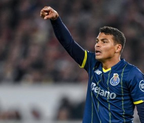 欧联：2-1击败德甲第4，穆帅争冠劲敌占先机，18岁葡萄牙新星破门